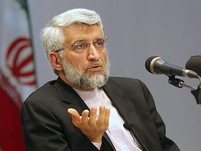 کنایه جلیلی به عراقچی/ رهبرانقلاب فرمودند ده سال یک عمر است کنایه جلیلی به عراقچی/ رهبرانقلاب فرمودند ده سال یک عمر است