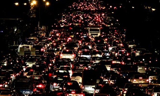 ببینید | ترافیک سنگین در شب یلدا در اتوبان چمران تهران ببینید | ترافیک سنگین در شب یلدا در اتوبان چمران تهران